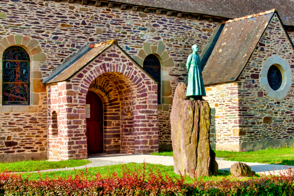 L'Église du Graal à Tréhorenteuc