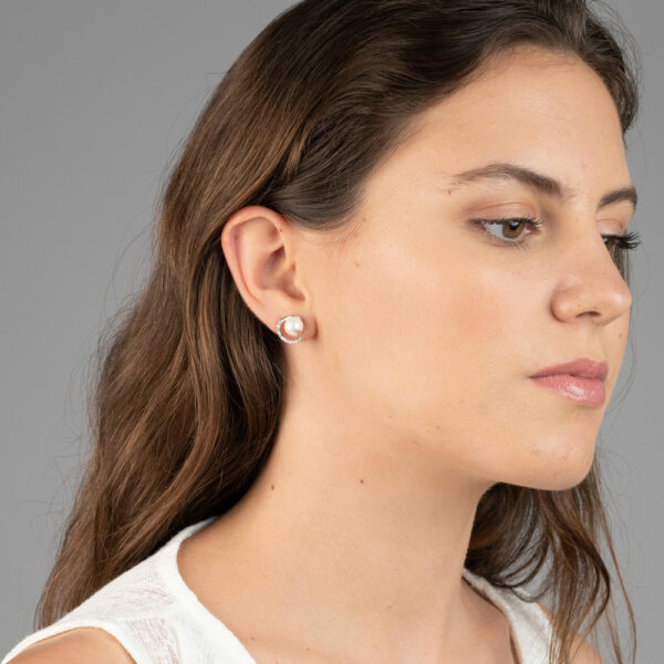 Boucles d’Oreilles en Perles de Majorque – 8 mm – Long. 13 mm – Image 10