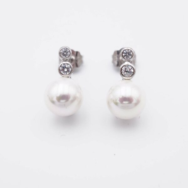 Boucles d’Oreilles en Perles de Majorque – 10 mm – Long. 18 mm – Image 5