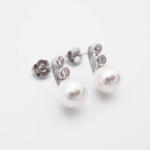 Boucles d’Oreilles en Perles de Majorque – 10 mm – Long. 18 mm – Image 4