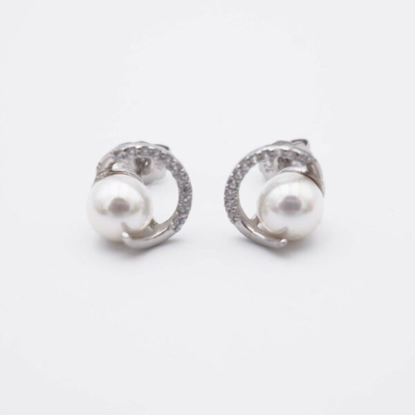 Boucles d’Oreilles en Perles de Majorque – 8 mm – Long. 13 mm – Image 2